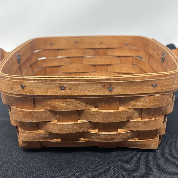 LONGABERGER Vintage Hand Woven Signed Basket with Handle - Picture 2 of 8